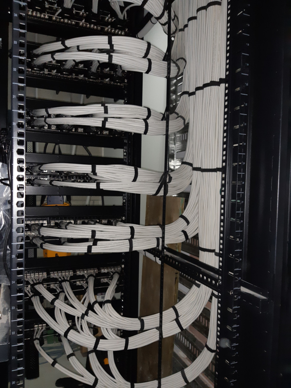 Uploads/1-v4.jpg
