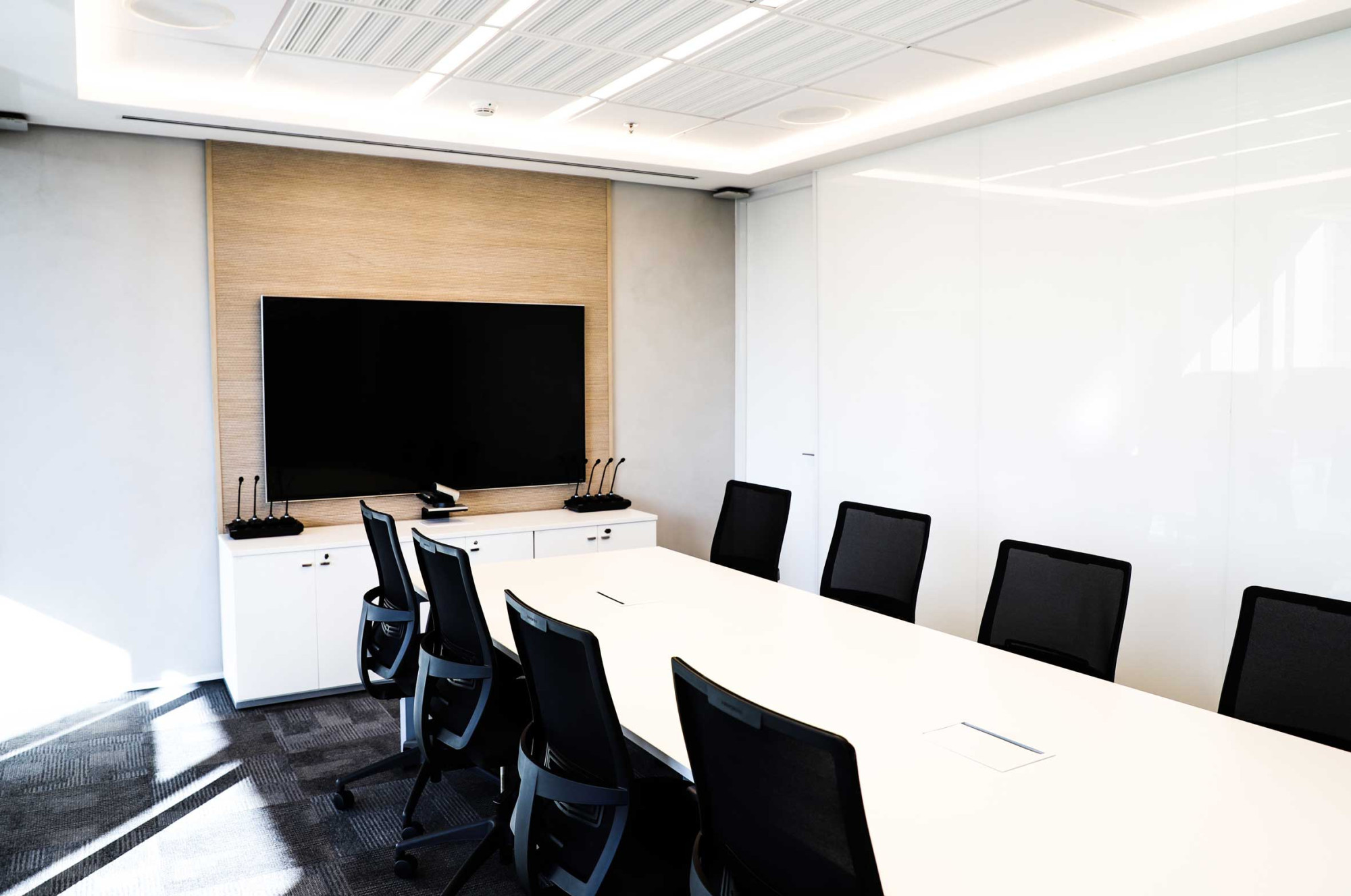av technology header